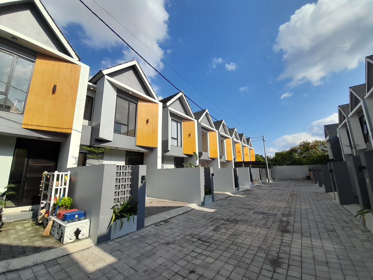 RUMAH MINIMALIST MODERN DI TEUKU UMAR