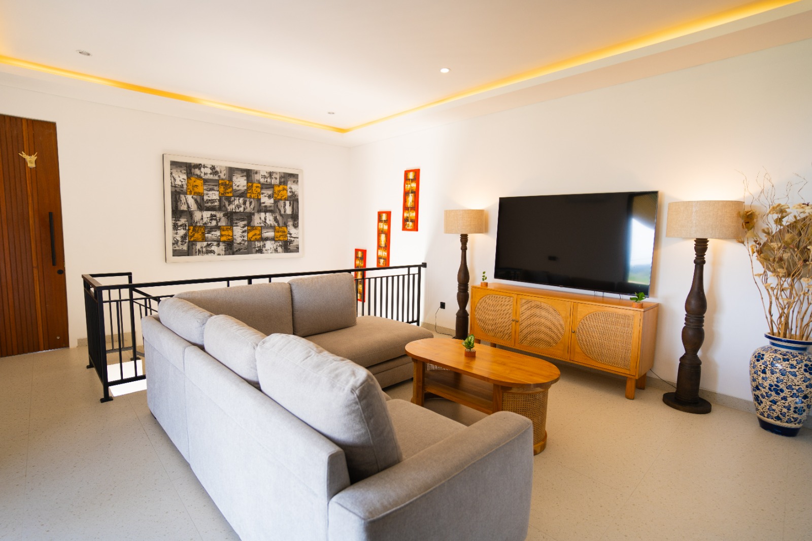 NEWLY TROPICAL VILLA IN CEMAGI, 150 METERS TO MANGENING BEACH