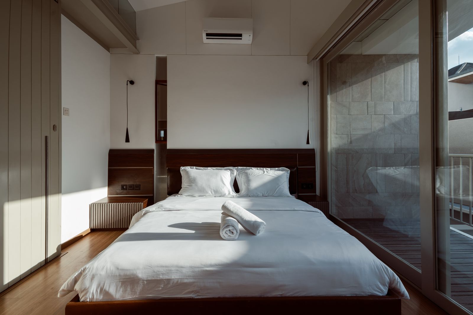 VILLA KOMERSIAL DI JALAN TIYING TUYUL - PERERENAN