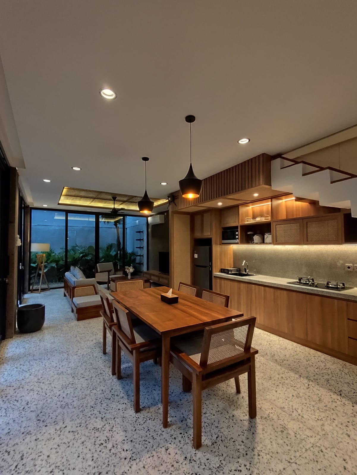 VILLA BARU DENGAN PEMANDANGAN SAWAH DI PEJENG